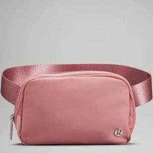 Lululemon Everywhere Belt Bag PNPA Two Tone Neutral light tan/pink & silver